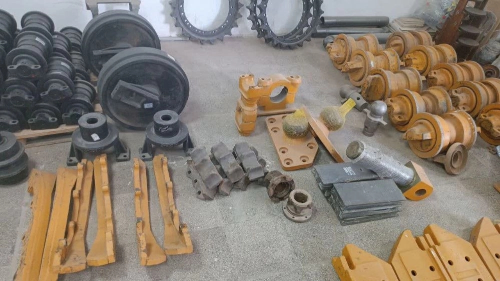 فروش زنجیر و رولیک استوک بلدوزر D8 در مشهد فروش زنجیر و رولیک استوک بلدوزر D8 در مشهد